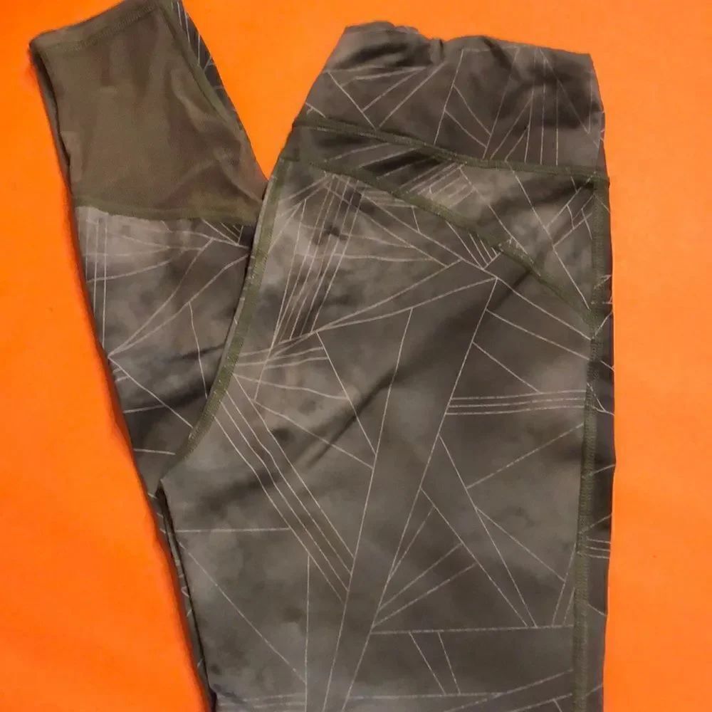 Hylete women’s workout tights size medium